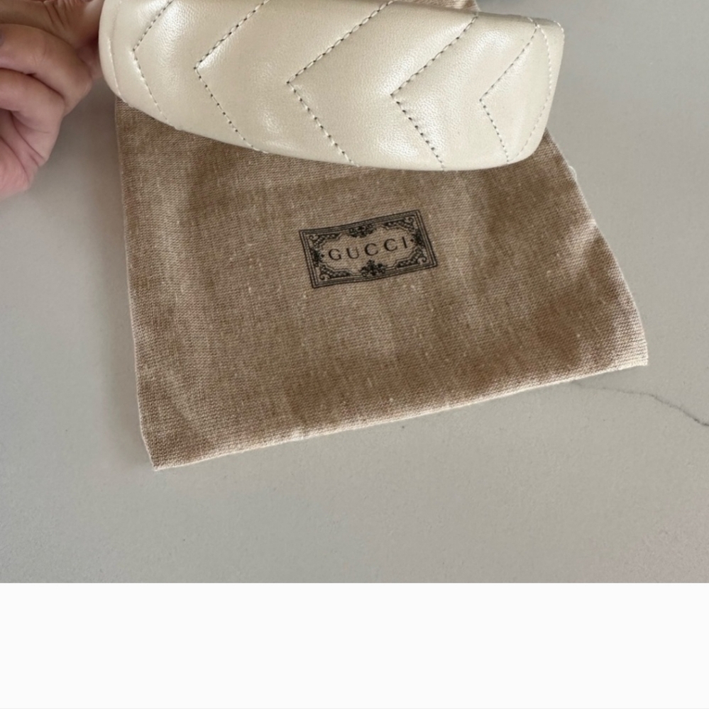 Beautiful Leather Gucci Headband 😍 - Picture 5 of 7